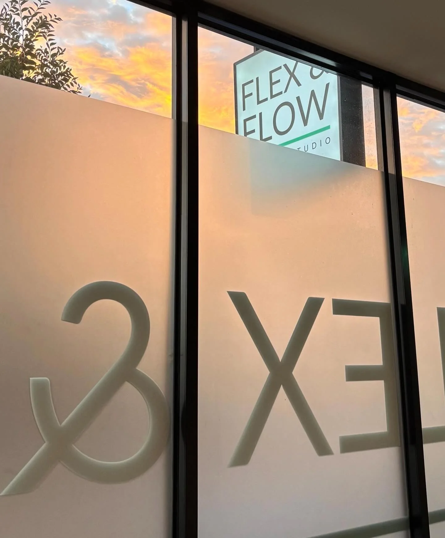 ✨a glowy morning at Reservoir today ☀️ will you be waking up with us, and the sun, tomorrow? 🥰🫶🏽

📸 snapped by our #reservoir Queen of flow, Alyssa @sisterlycareclub 🙌🏽