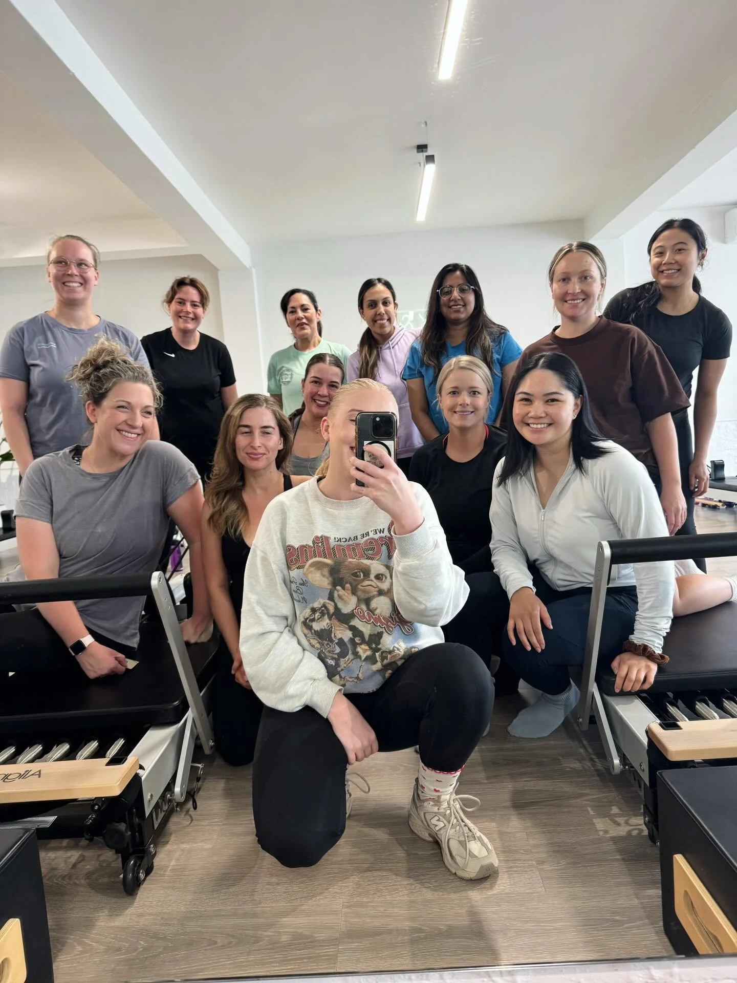 PILATES SQUAD 🫶🏽😍 our Altona North Pilates crew bringing the good vibes and big energy this weekend with our lovely @pilatespositivitywithchloe 💚🤩🥰

weekends are extra special, &lsquo;cos all of the Flex &amp; Flew Fam are in the studio 💚 don&