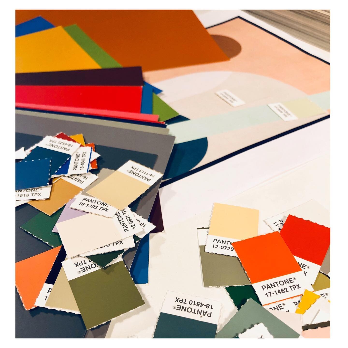 Dive back into the colors with my new rugs in progress 🔹🔹🔹
Retour en couleurs et s&eacute;lection de @pantone pour mes nouvelles collections de tapis 🔸🔸🔸
&bull;&bull;
#colors #backtowork #pantone #newrug #comingsoon #design #florencebourel #tap