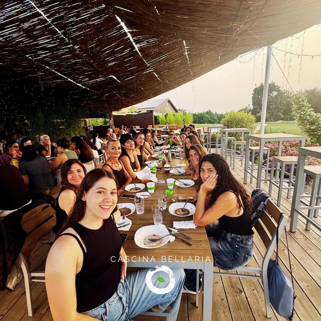 🌻 RICORDI D'ESTATE... e nuove amicizie
Ogni stagione lascia un seme dentro di noi. L&rsquo;estate &egrave; finita, ma il calore resta nel cuore.
🌻
La Cascina &egrave; anche un luogo in cui nascono amicizie e sorrisi. 
.
.
.
.
.
.
.
.
.
.
.
.
#music