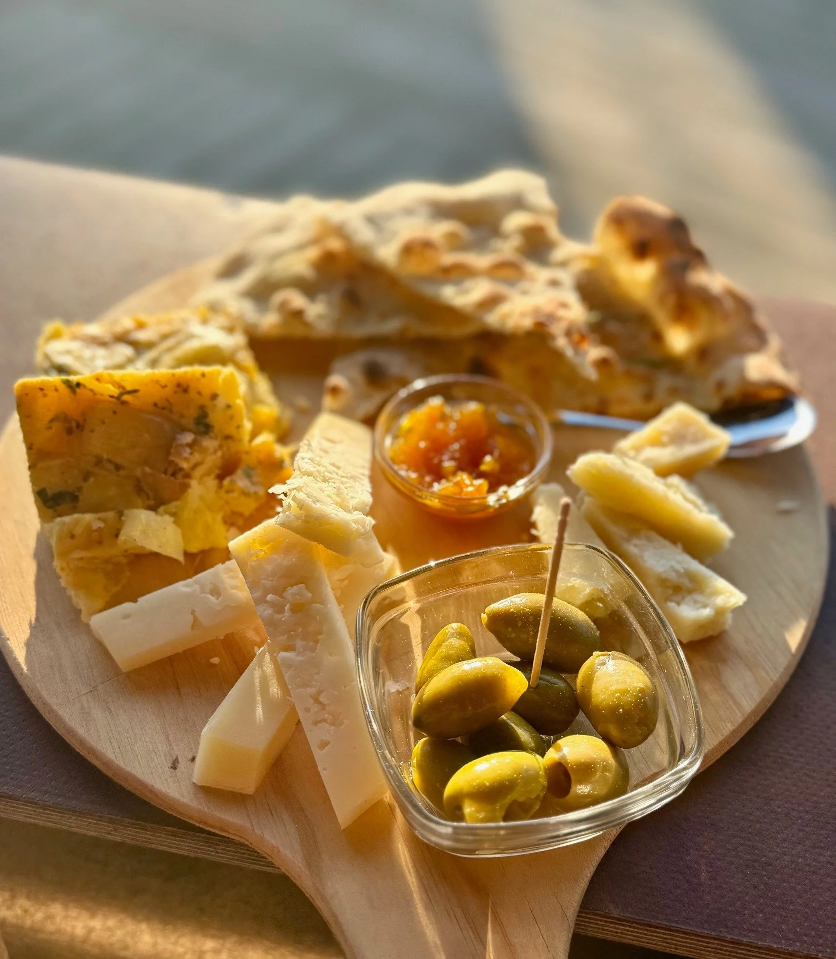 RICORDI D'ESTATE... e di cibo gustoso
Cos'&egrave; Cascina Bellaria? Musica, concerti, divertimento, cultura... Ma non solo! &Egrave; anche cibo delizioso.
Che bello ripensare a quelle chiacchiere con gli amici gustando uno degli stuzzichini domenica