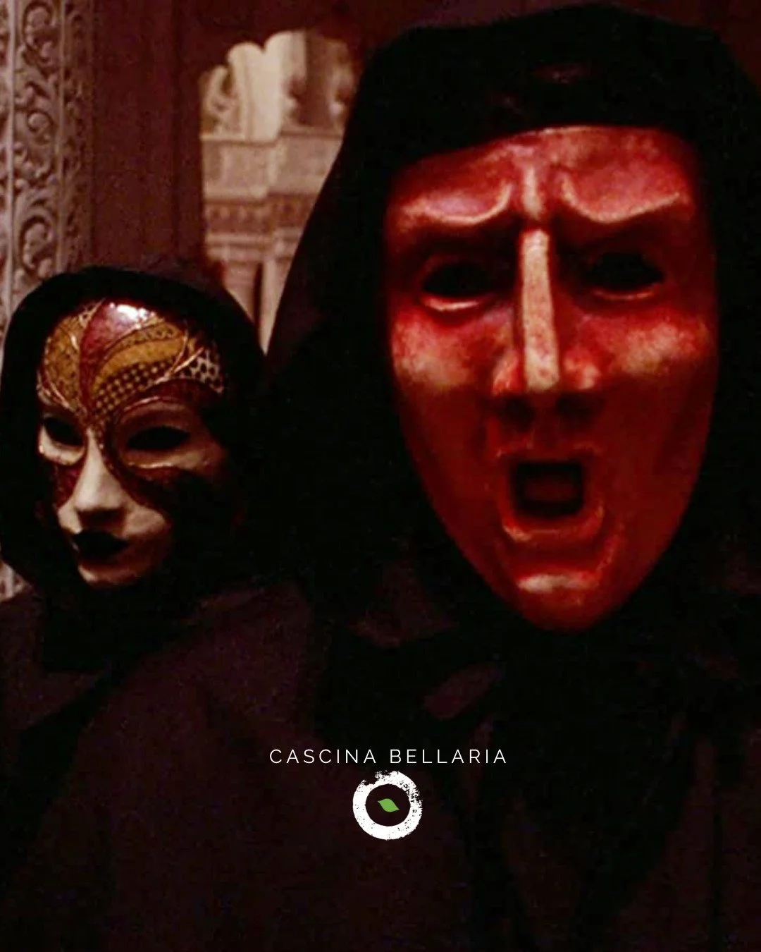 🕯️ KUBRICK E IL VELO DI MĀYĀ
Se la verit&agrave; &egrave; disvelamento, un sollevare il velo di Māyā, allora Eyes Wide Shut pu&ograve; essere letto come l&rsquo;esposizione di indizi che oggi trovano inquietanti riscontri nella cronaca.
🕯️
Forse an