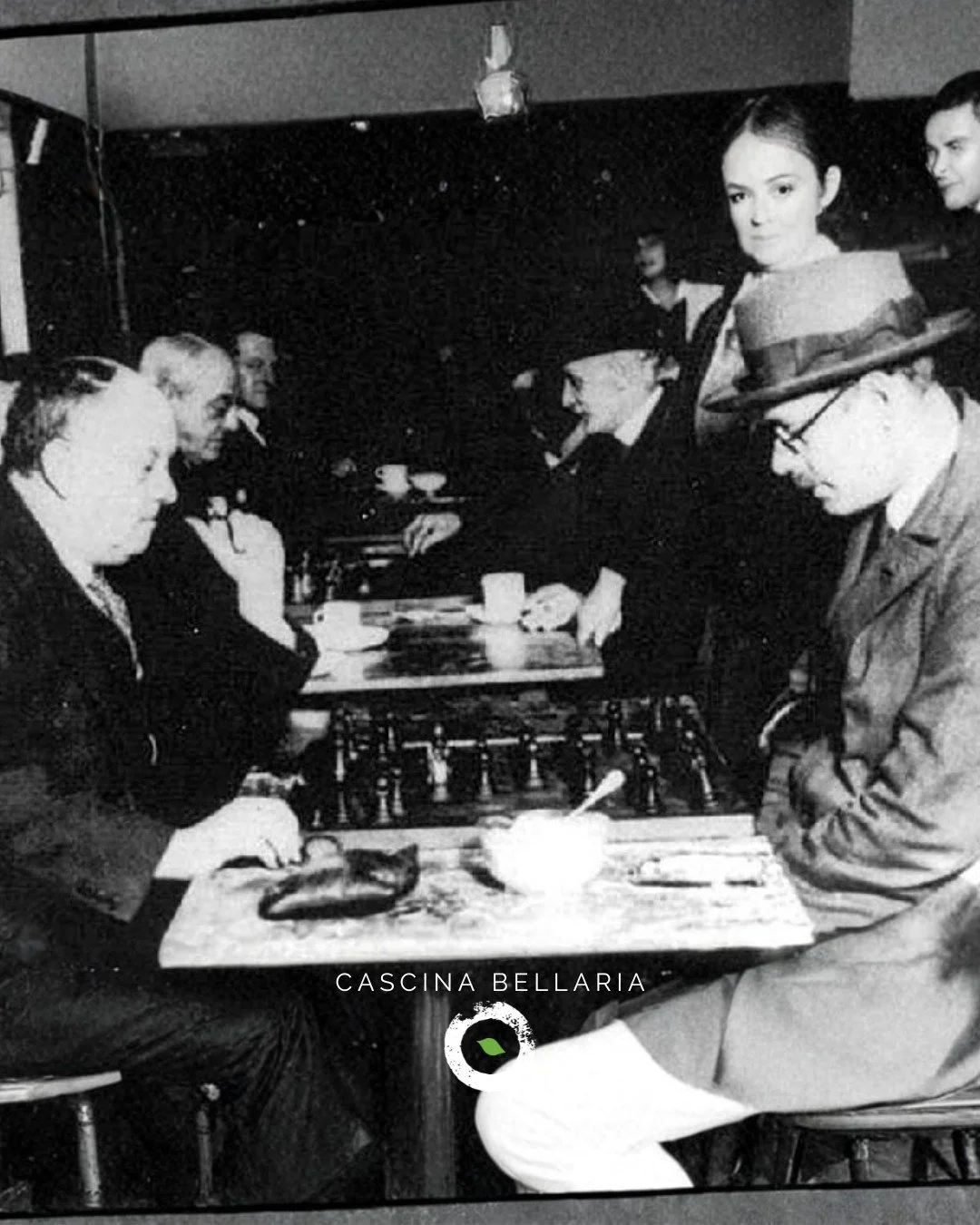 🜏 PESSOA E LA VIA INIZIATICA
Sentieri dell&rsquo;Invisibile

Il nome di Fernando Pessoa &egrave; noto soprattutto per la sua immensa grandezza poetica. Le sue opere, dal &ldquo;Libro dell&rsquo;Inquietudine&rdquo; alle liriche firmate dai suoi celeb