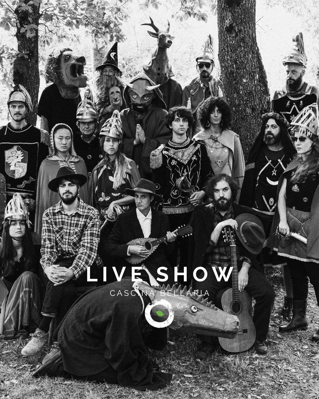 ⚡ LOSTATOBRADO &ndash; LIVE
Un canto corale, i suoni del mondo e il silenzio assoluto.
LOSTATOBRADO &egrave; un collettivo di musica elettronica sperimentale &ldquo;post-agricola&rdquo;, nato nel 2023 dall&rsquo;incontro di voci, idee e parole di tre