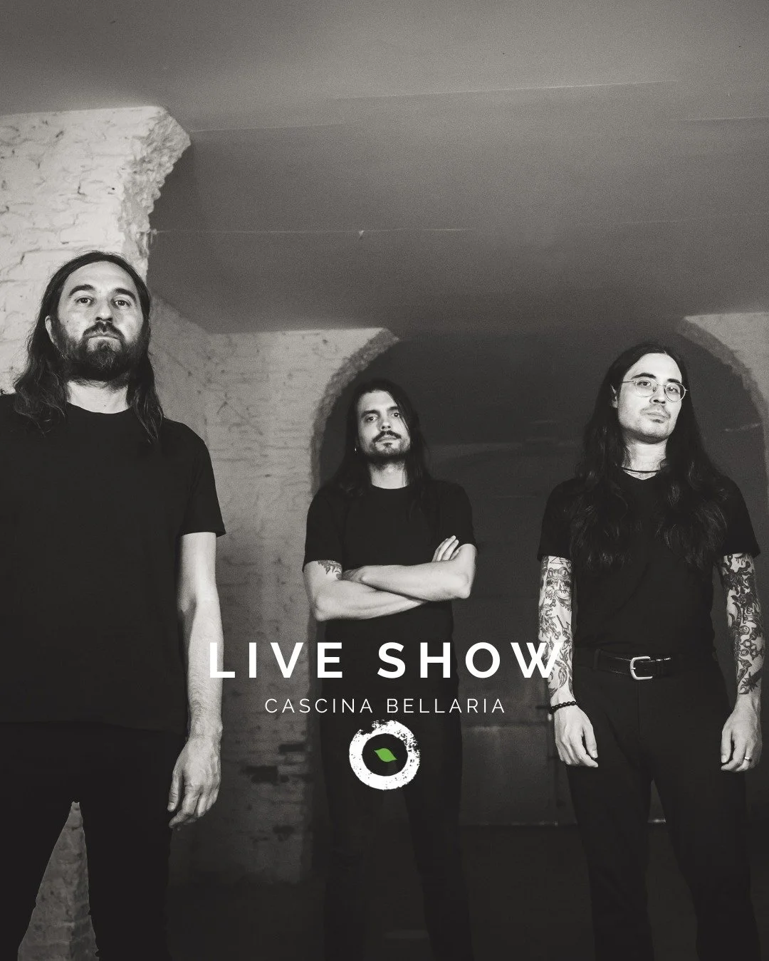 🌙 SYBERIA &ndash; LIVE
Il 2 maggio arrivano i SYBERIA con un live post metal intenso, oscuro e sorprendente.
Dalle 19:00 vi aspettiamo in Cascina per cena, un drink e tutto il tempo necessario per entrare nel mood della serata.
Poi, alle 22:00, si a