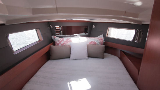 beneteau_oceanis41.1_berth_16.jpg