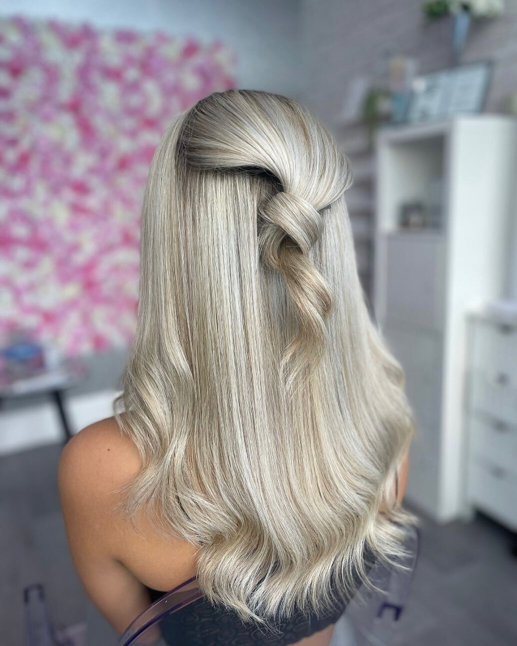 The prettiest hair by @ambe.rhairdressing 😍

Book your hair appointment today or click the tag and head over to her page!! 🙌

#hair #hairstyles #haircut #hairtransformation #kenthair #hairdressingthanet #hairinspo #hairdressingkent #hairdressing