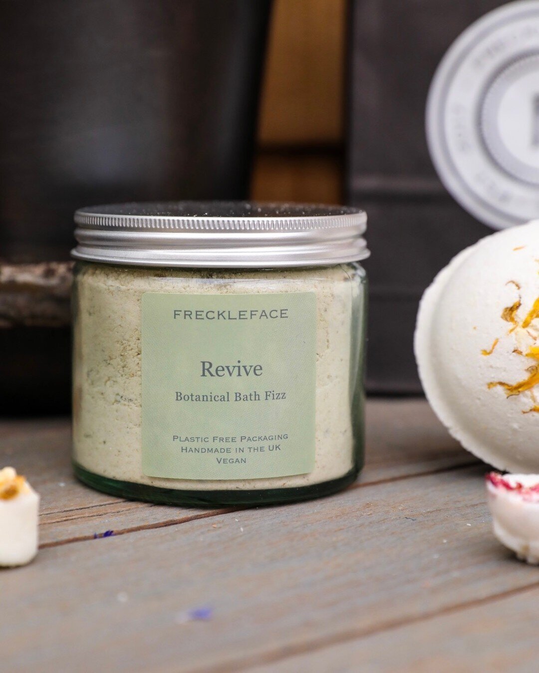 Get yourself the perfect treat for the bank holiday&hellip; 

This bath fizz is part of a wide range of luxury bath, body and fragrance products that we now stock by Freckleface.  They are all plastic free, vegan and smell divine!

.
.
.

#wellington