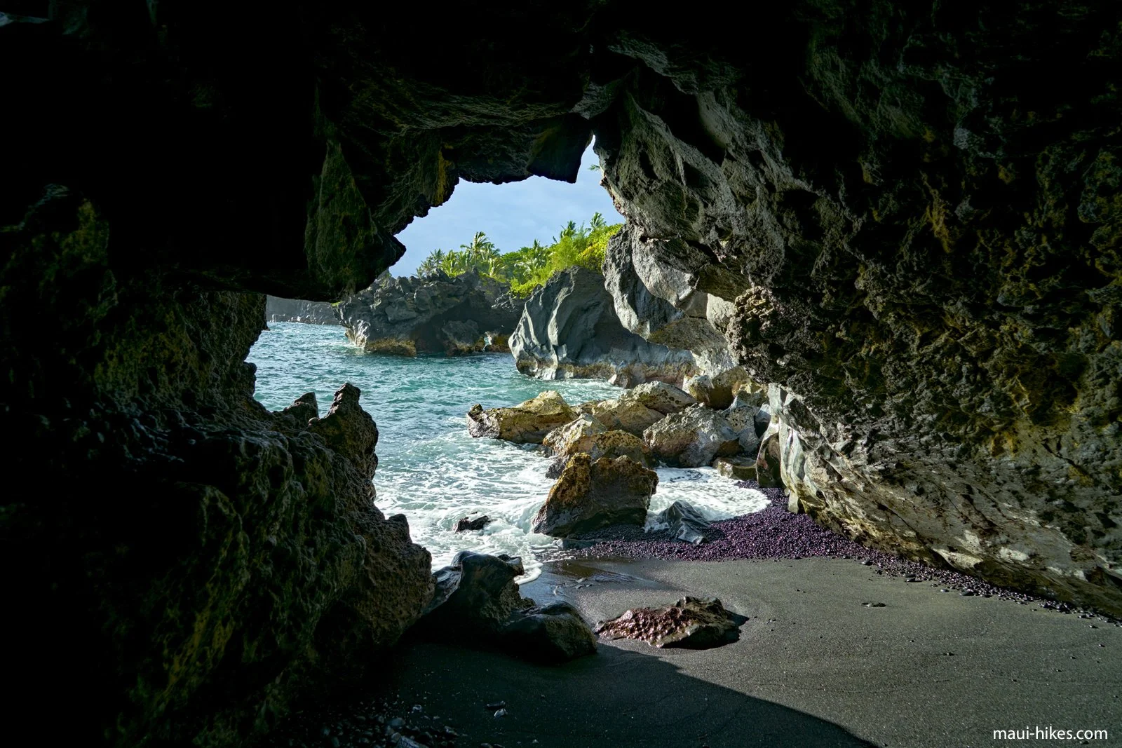 waianapanapa state park cave.jpg