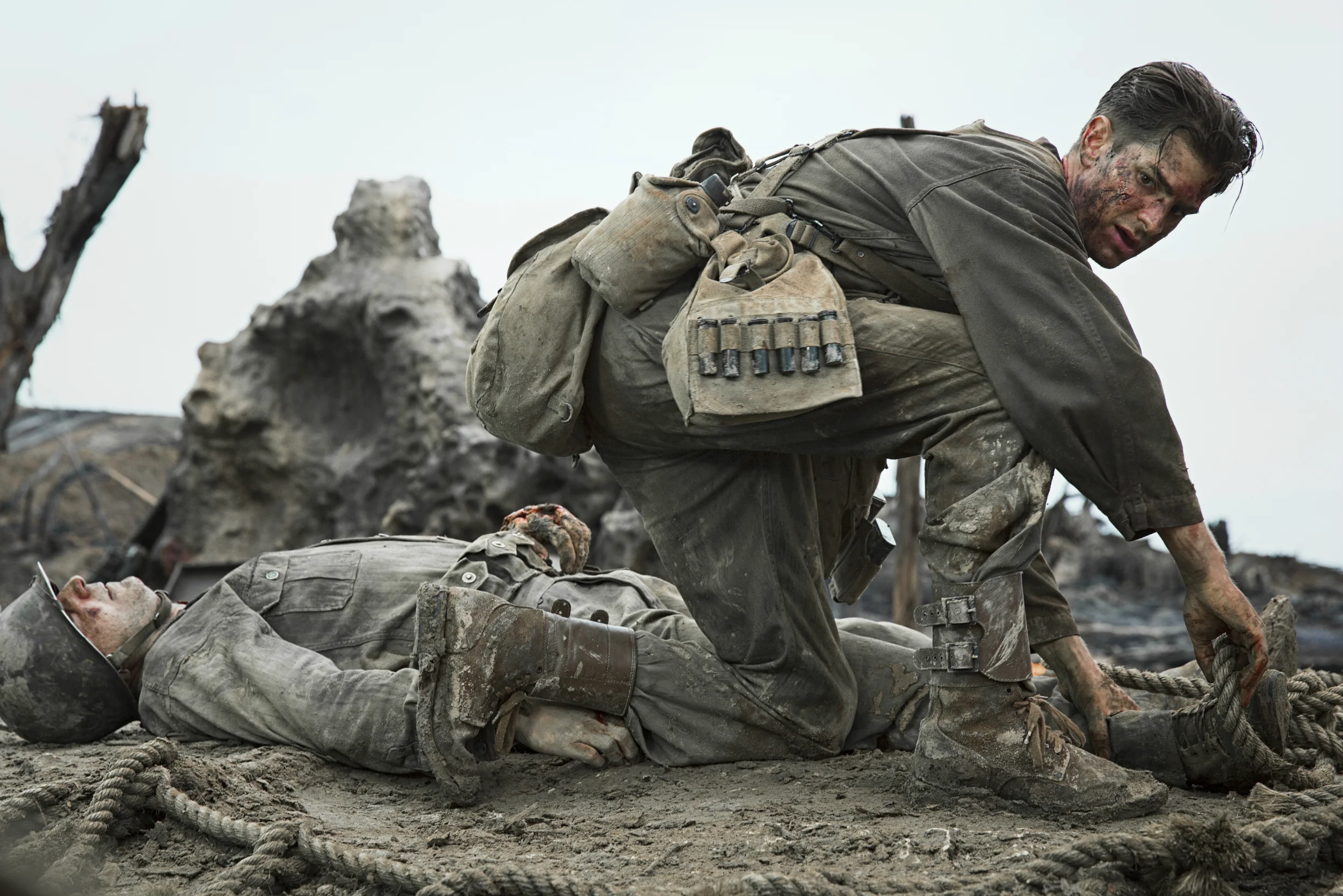 hacksaw-ridge-2016-andrew-garfield.jpg
