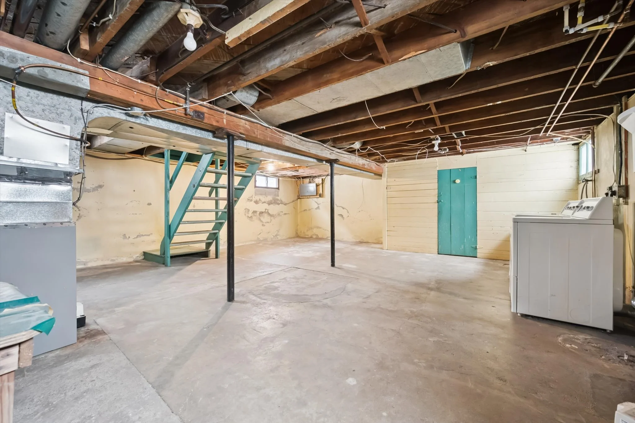 27-Stevenson St N 027.jpg