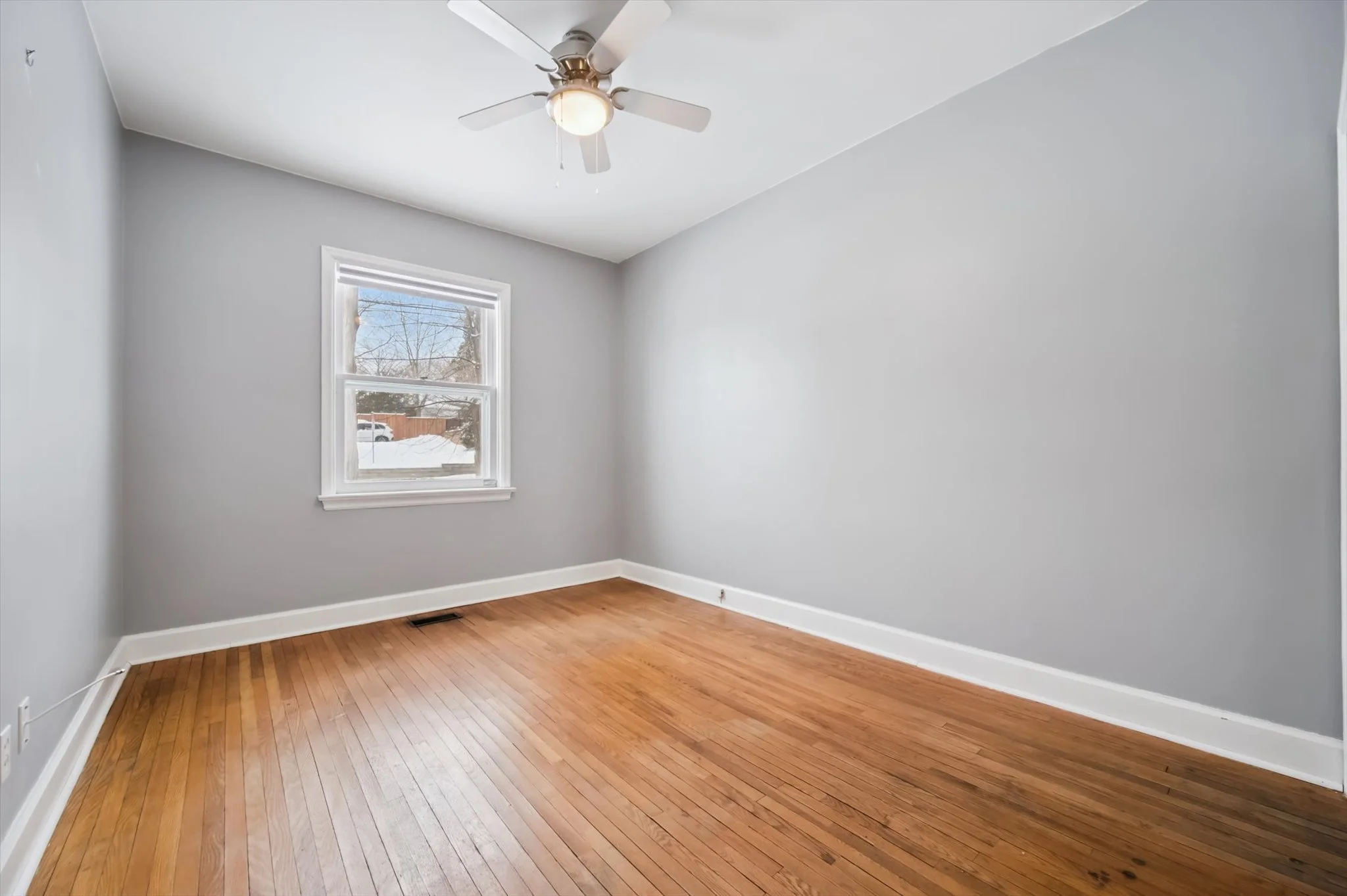 16-Stevenson St N 016.jpg