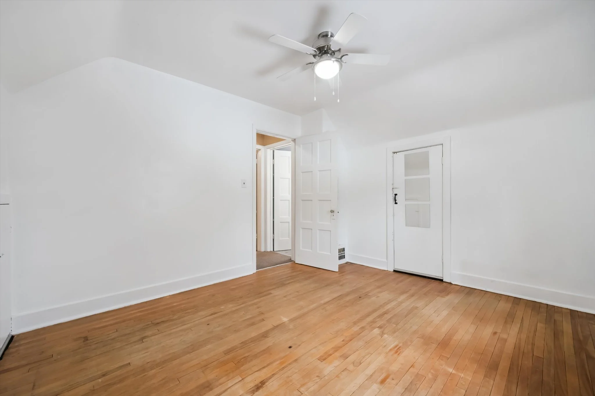 23-Stevenson St N 023.jpg