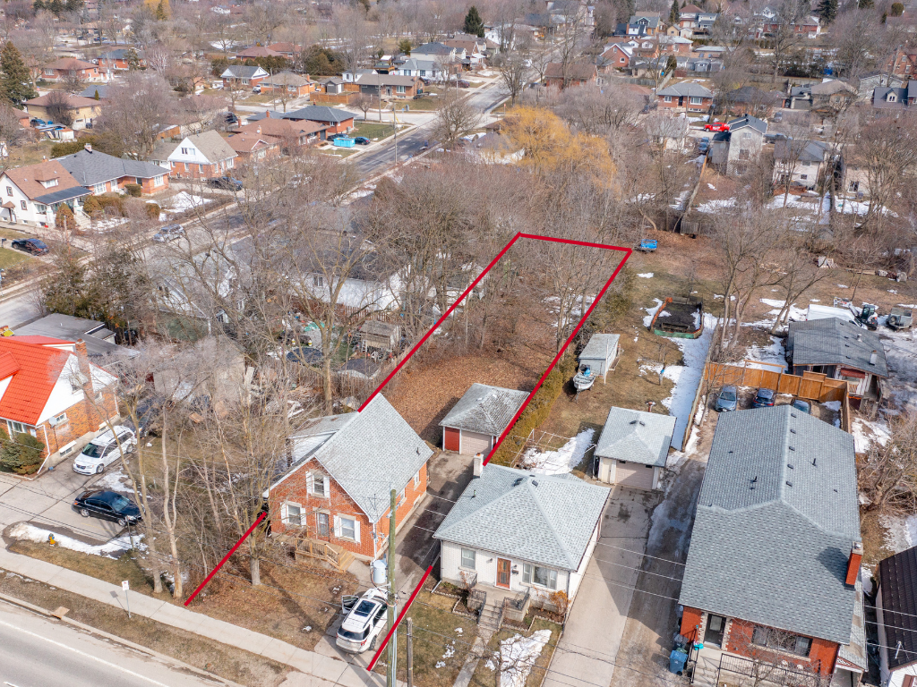 55 Stevenson St N Lot.png