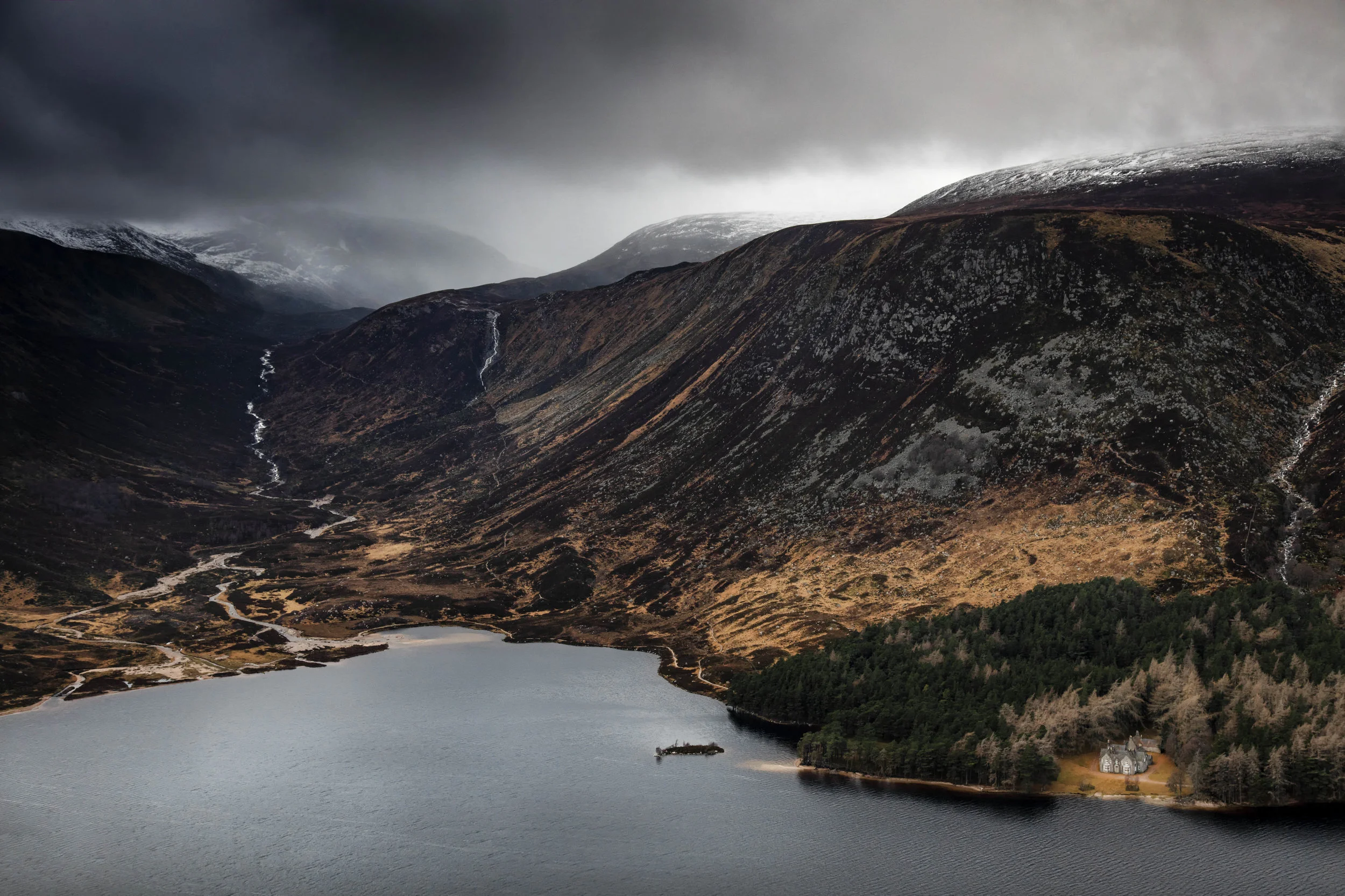 glas allt shiel on loch muick