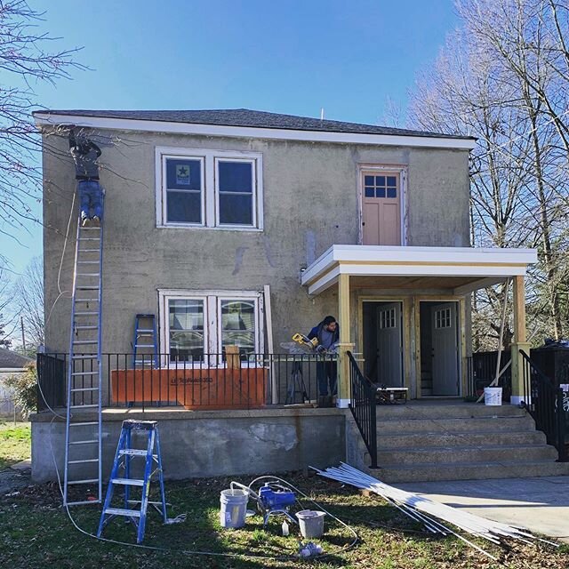 Spacious and completely updated duplex coming to Northside, RVA! Great opportunity to use home ownership as an investment. Know anyone looking?

#masterimprovementsrva #multifamily #flippinghouses #rvarealestate #northsiderva #flip #realestateinvesti