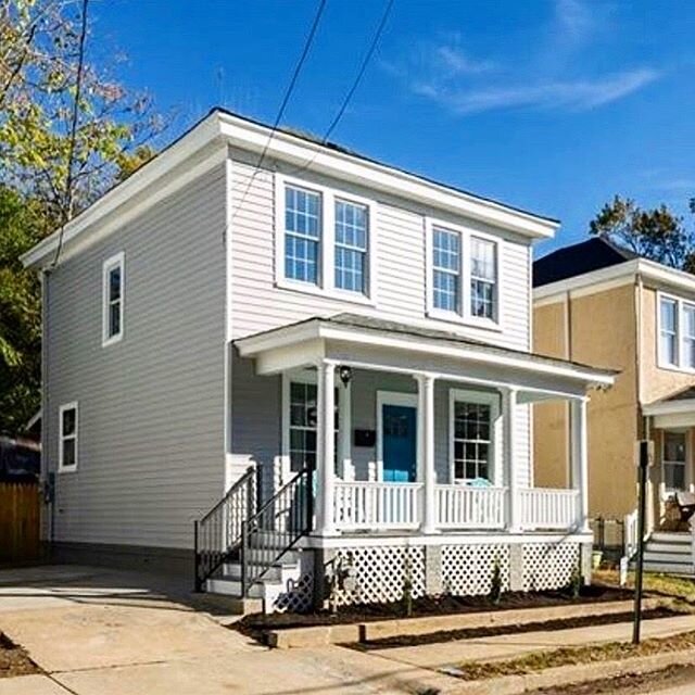 #throwbackthursday to a great example of the importance of adding texture and design to every room. This one sold fast! What&rsquo;s your favorite design feature?

#masterimprovementsrva #flippers #renovation #houseflipping #homebuyers #rva