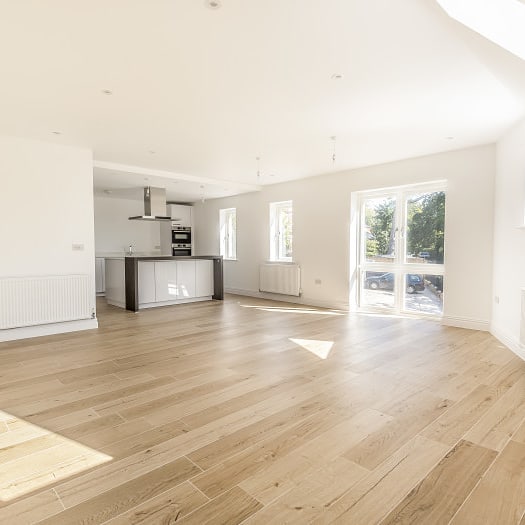 Apartment six at Stratton House finished and ready for viewings. Two bedrooms (one with walk in wardrobe) arranged over two floors. Use of shared courtyard garden. Lovely location on Stratton Road.