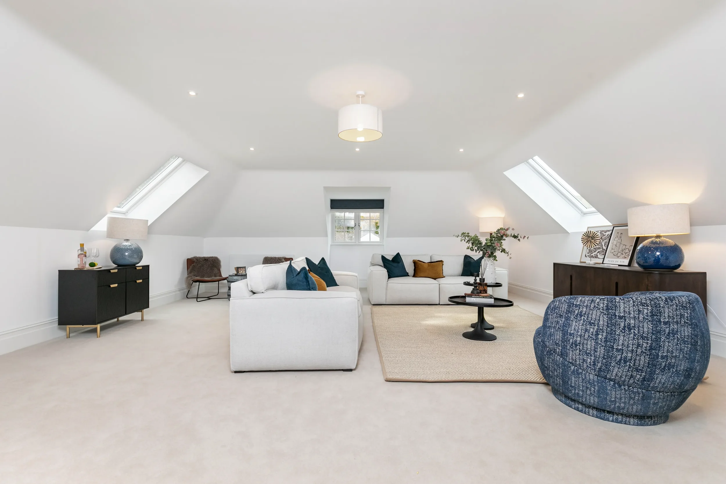 Heythrop, Old Hillside Road