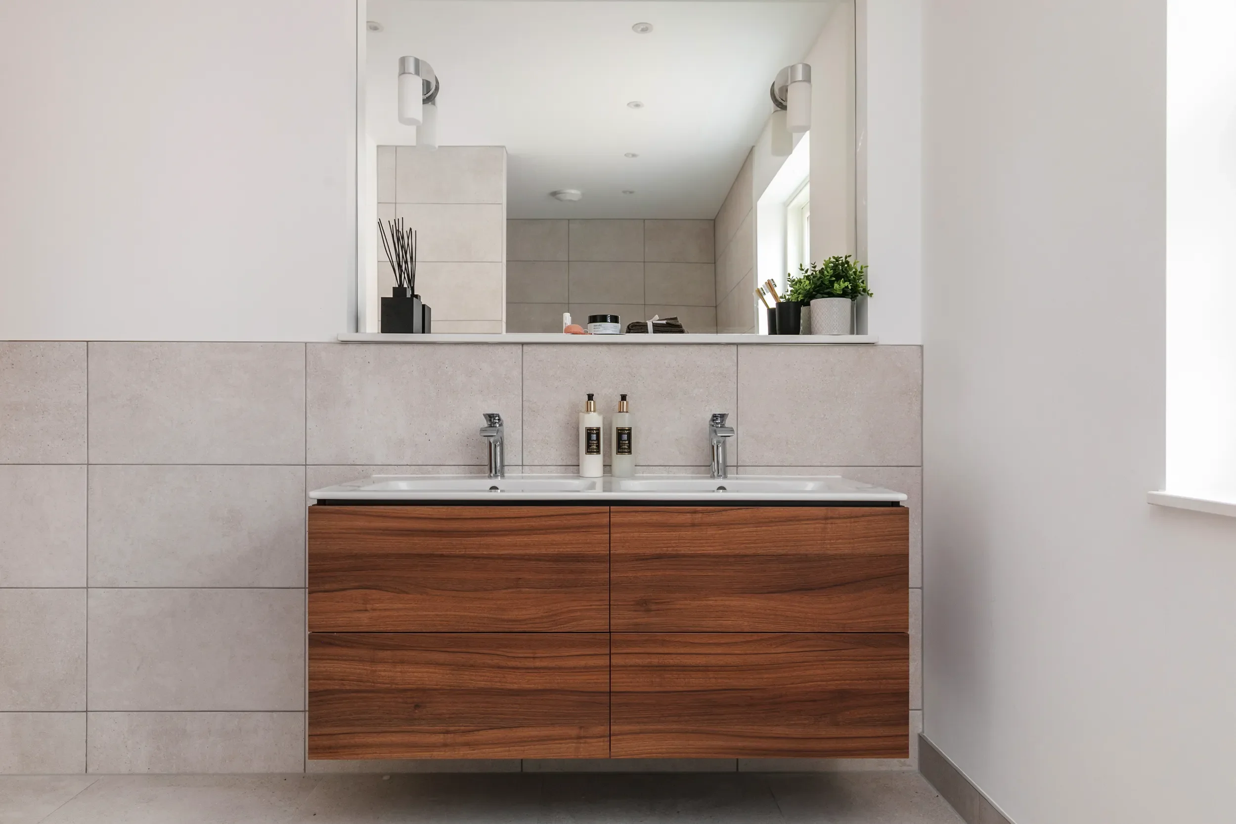 Heythrop, Old Hillside Road