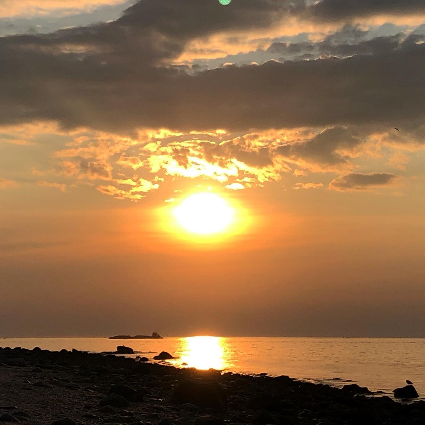 #portjeffersonnewyork #portjeff #newyork #beaches #sand #sea #surf #coastal #pandemicsummer #summer #sunshine #sunset #peace