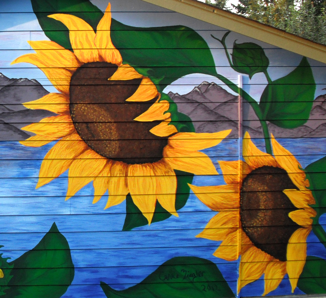 Sunflowers Mural Detail 2.jpg