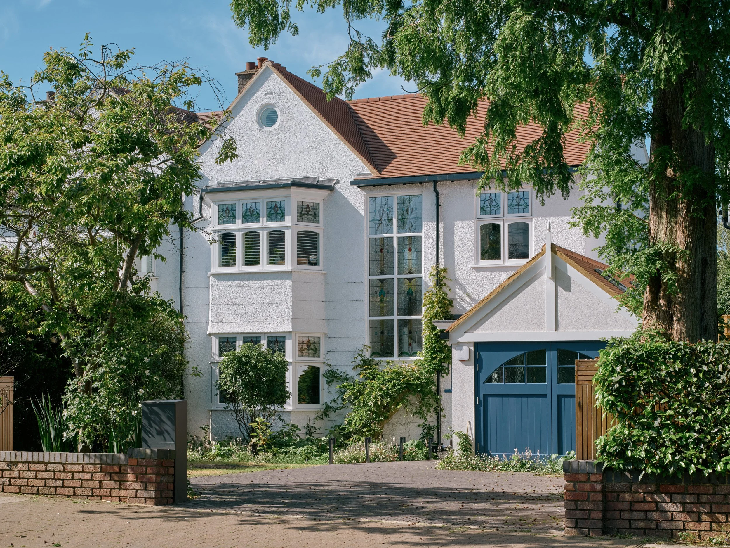 Dulwich-Parkside-House-R2-Studio-Architects-AS-001-Front-Facade-1920s-house.jpg