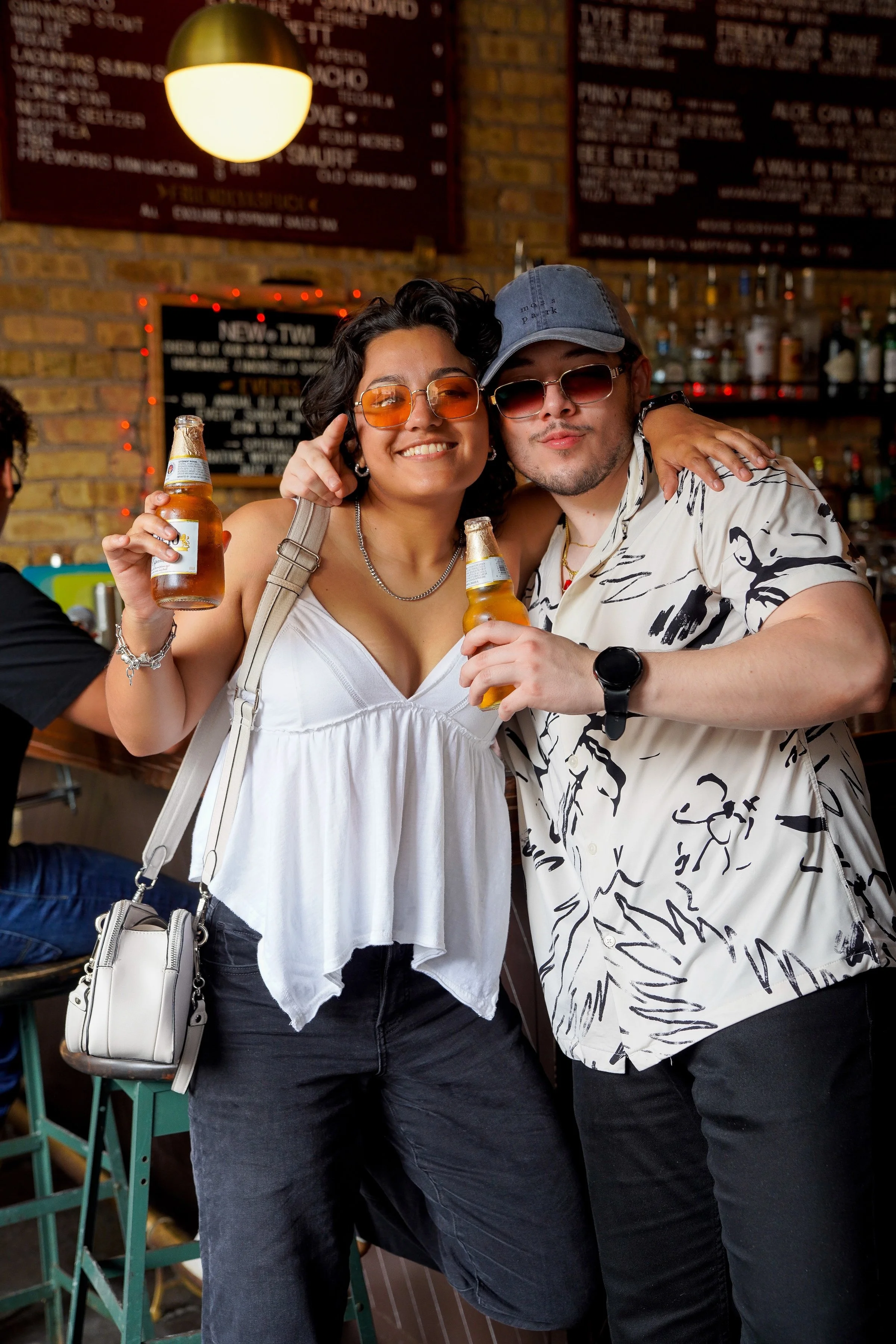 thewalkin_beers_people.jpg