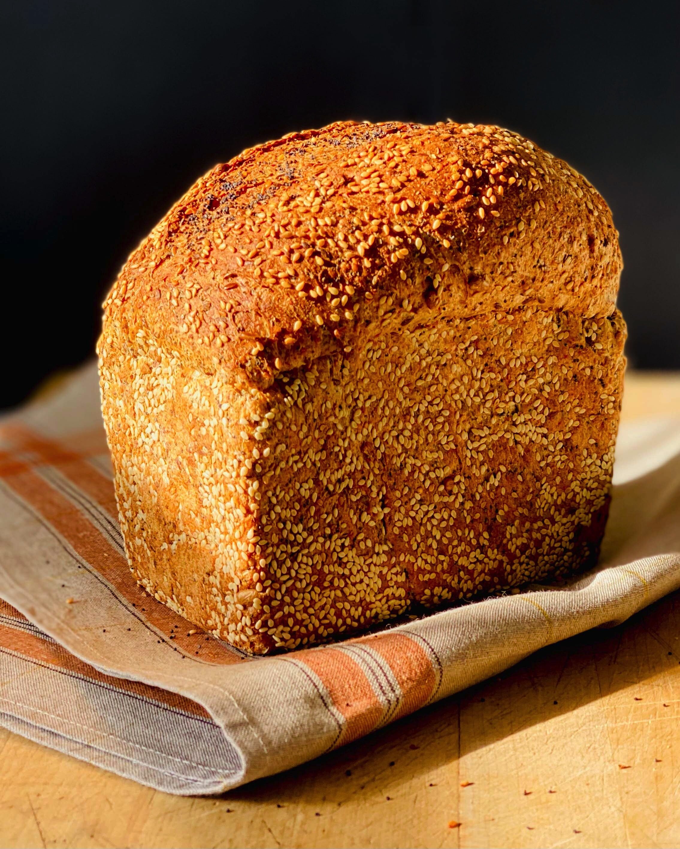   Cobs Bread   /  Personal work  /  Cob’s Capeseed Loaf 