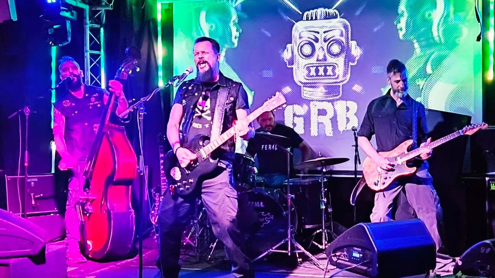 Some shots from last night. The King Arthur Glastonbury with Vermin