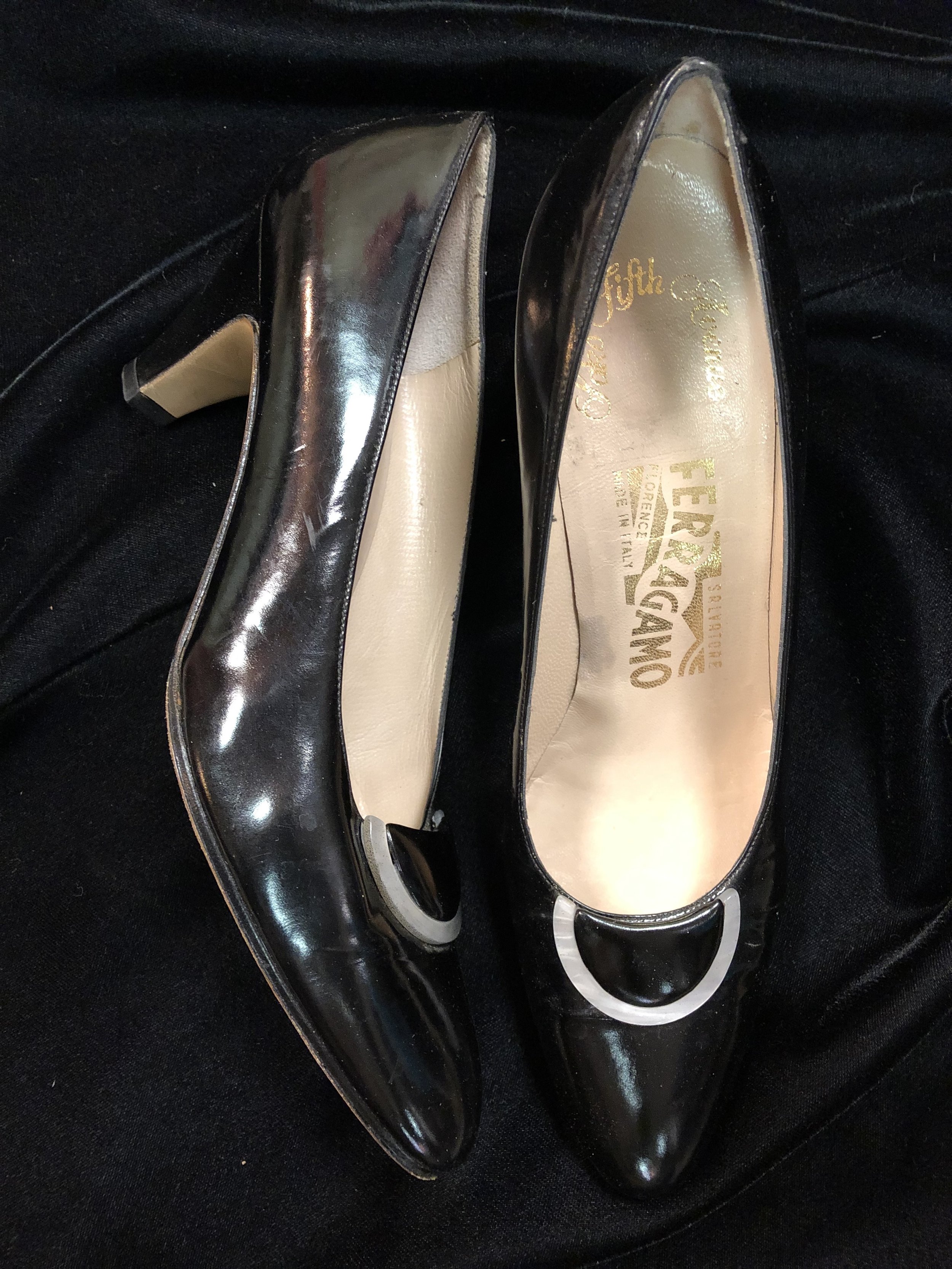 Salvatore Ferragamo Vintage Pumps Black