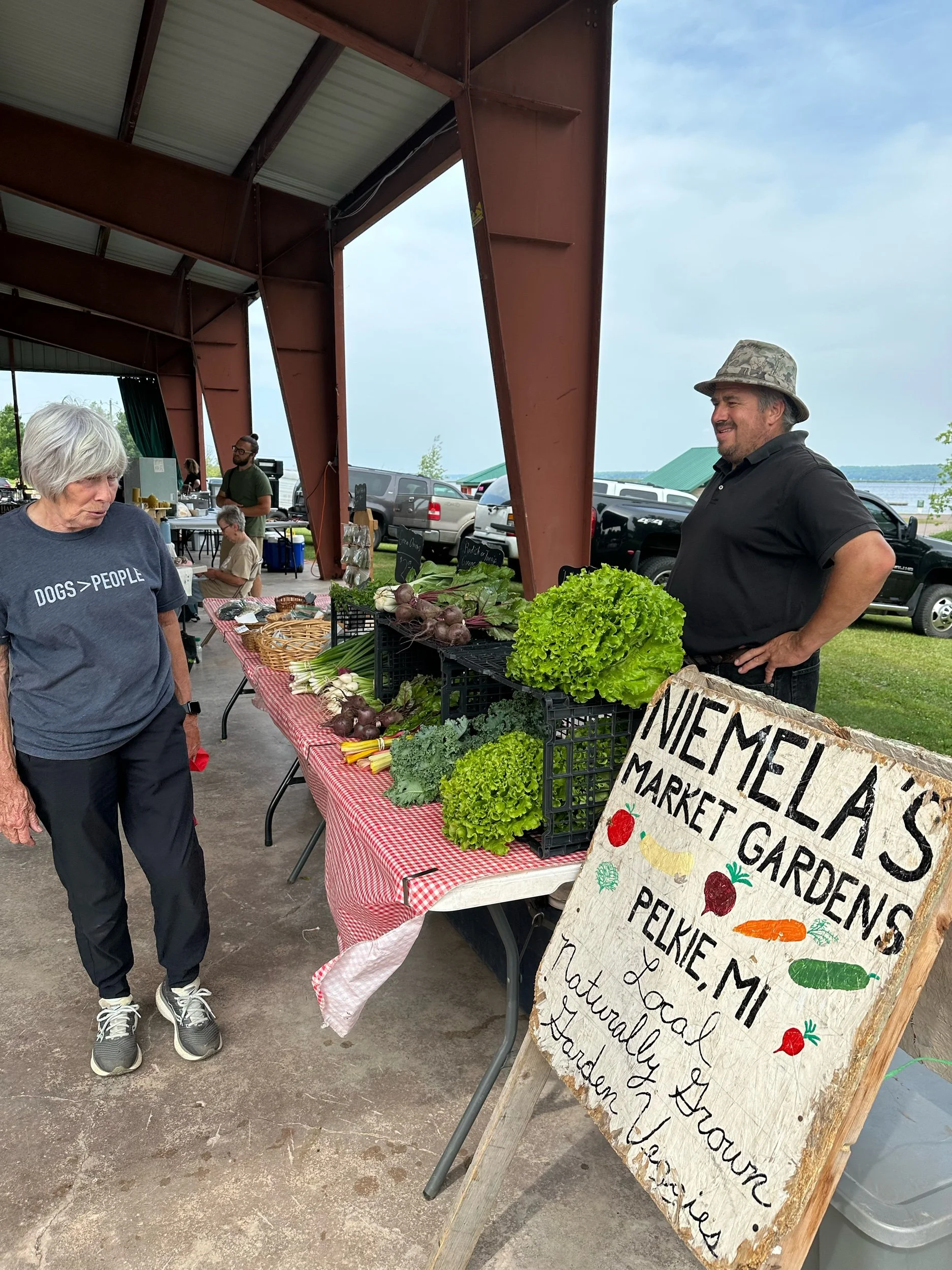 Friendly faces at the farmers’ market