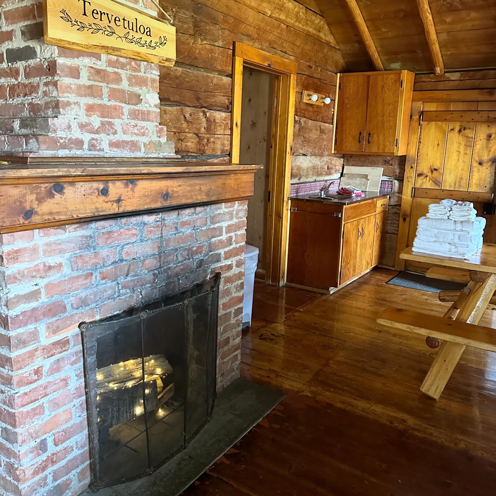 Woodsy warmth in the Yksi (No. 1) cabin. Rent Yksi for your next adventure! manninenscabins.com