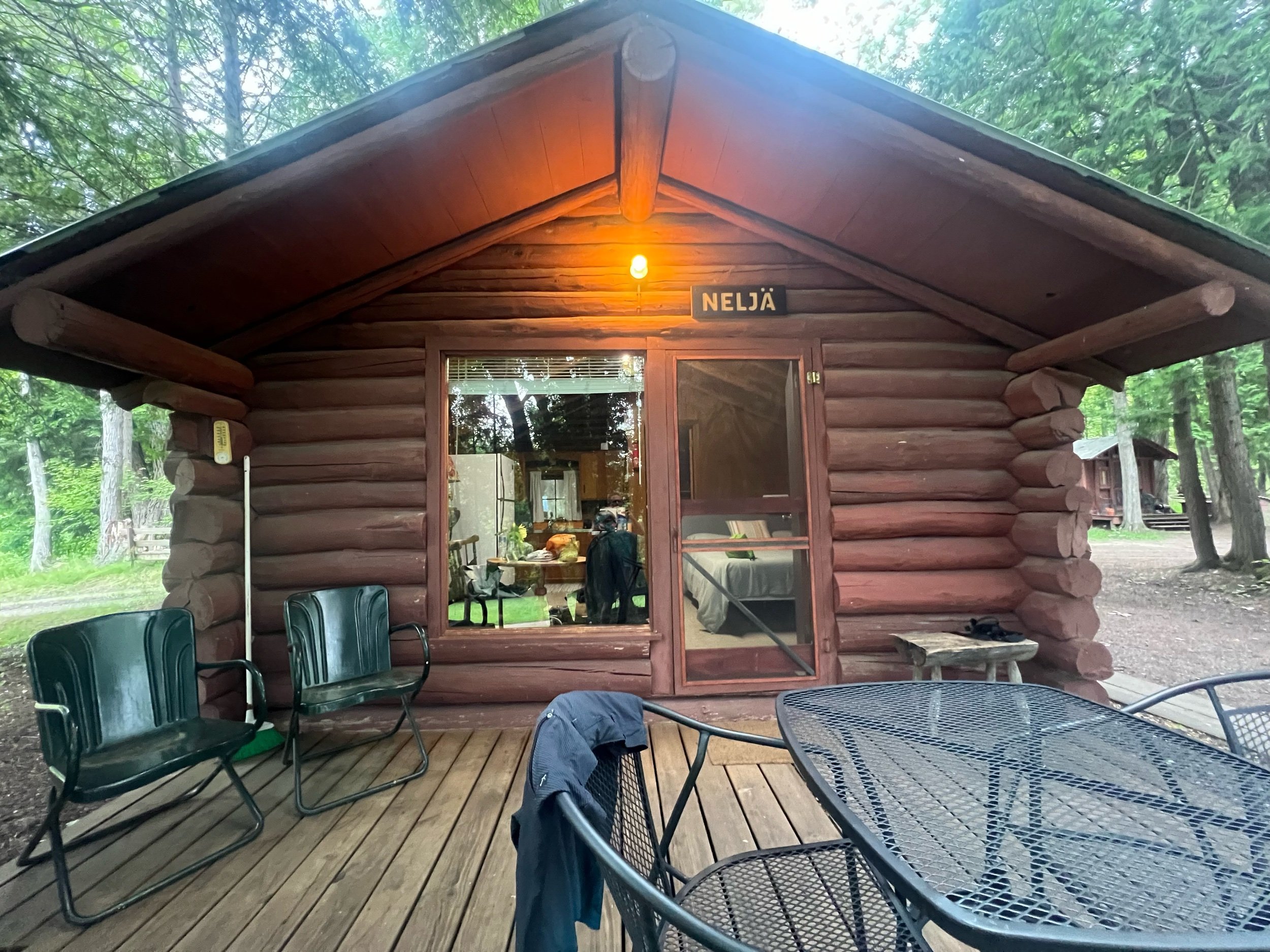 Neljä (No. 4) video tour