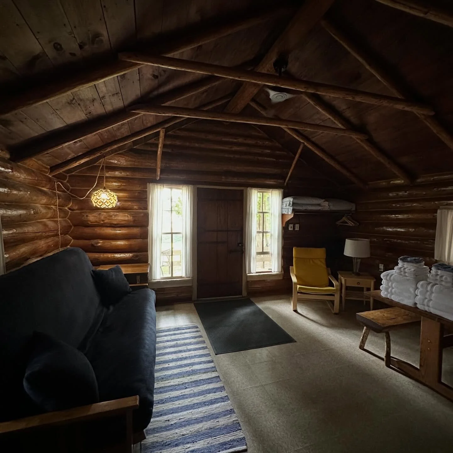 Beautiful Kaksi (No. 2). Book your stay at manninenscabins.com. #kaksicabin #sleepsfour #logcabinrental #otterlakelife #manninenscabins