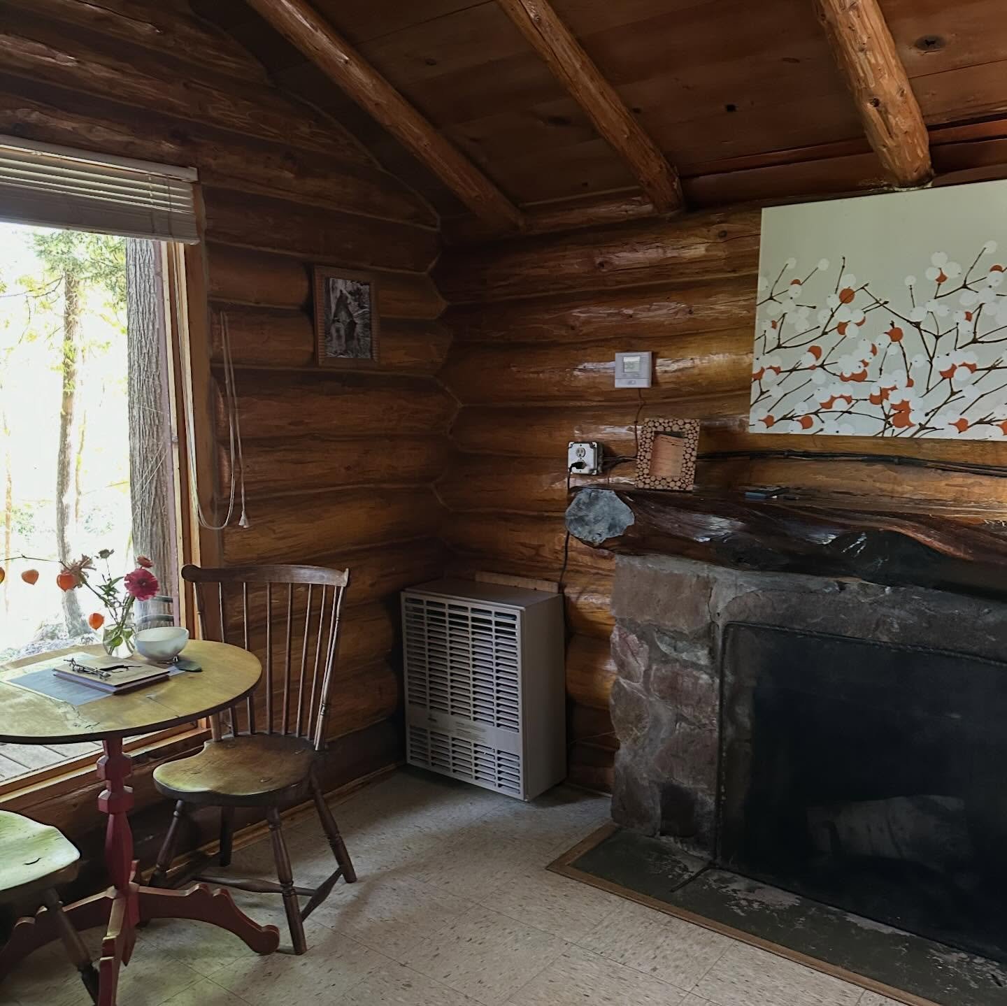 Nelj&auml; (No. 4), one of the most popular cabins for couples. manninenscabins.com #neljacabin #sleepstwo #honeymooncabin #otterlakelife #manninenscabins