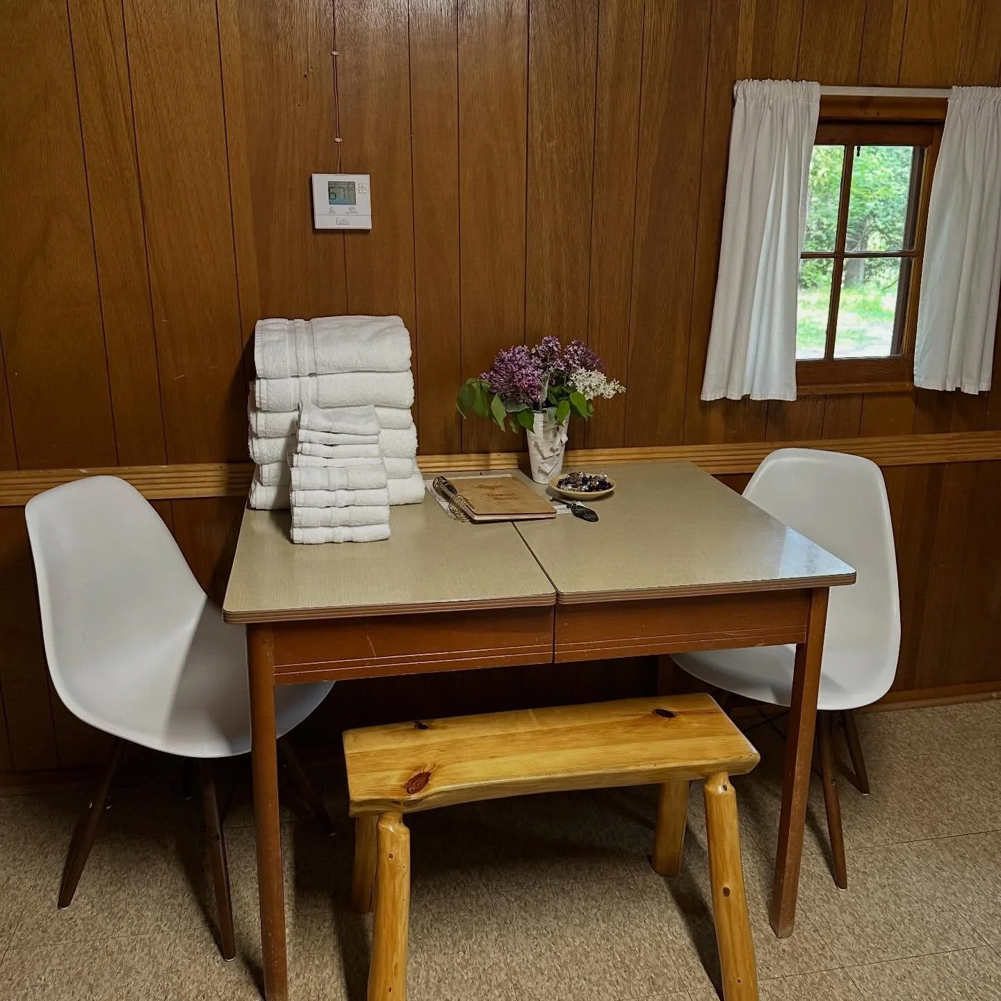 Looking forward to welcoming you and your family to Manninen&rsquo;s Cabins 💐 manninenscabins.com #seitsemancabin #sleepsfour #otterlakelife #manninenscabins