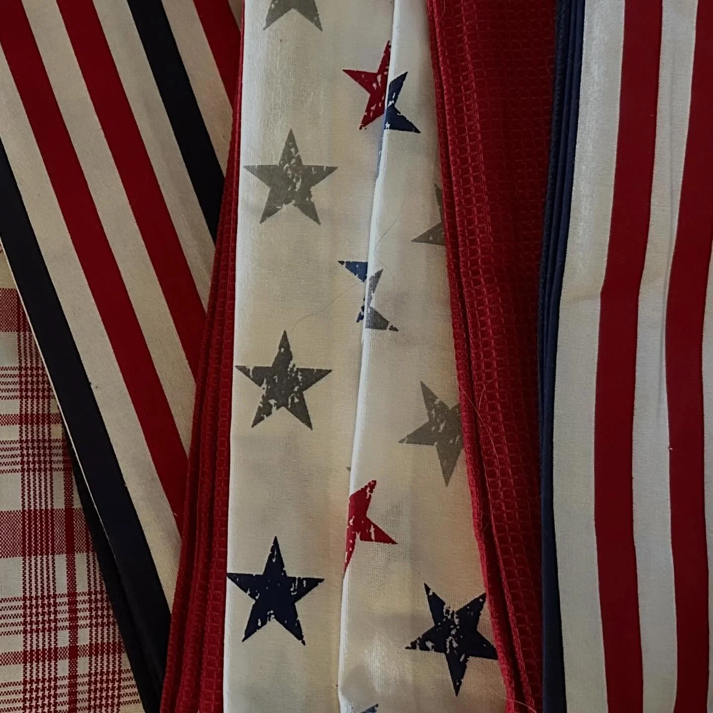 New dish towels in the spirit of the semiquincentennial 🇺🇸 manninenscabins.com
