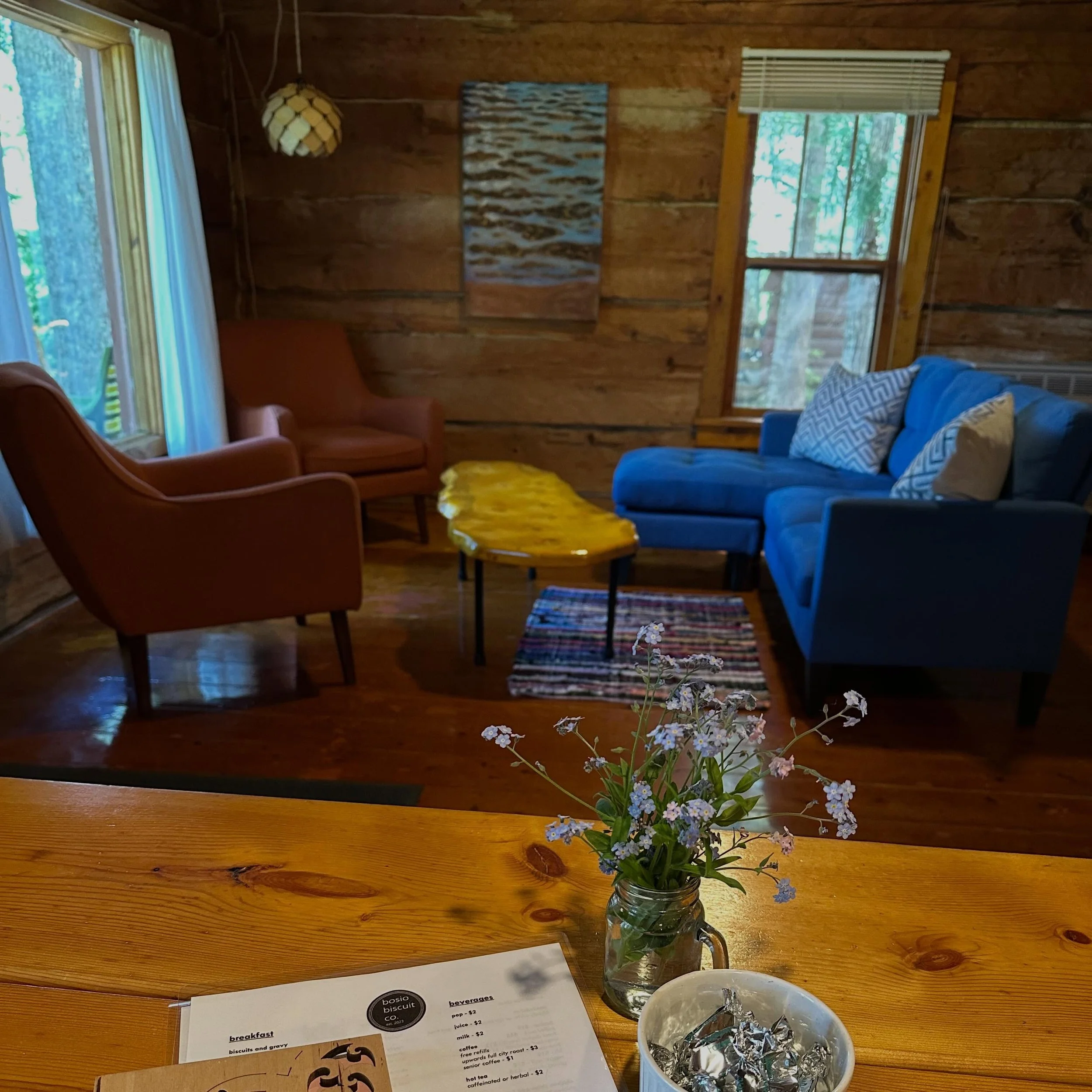 The Yksi (No. 1) cabin. Sleeps six. manninenscabins.com #yksicabin #otterlakelife #manninenscabins