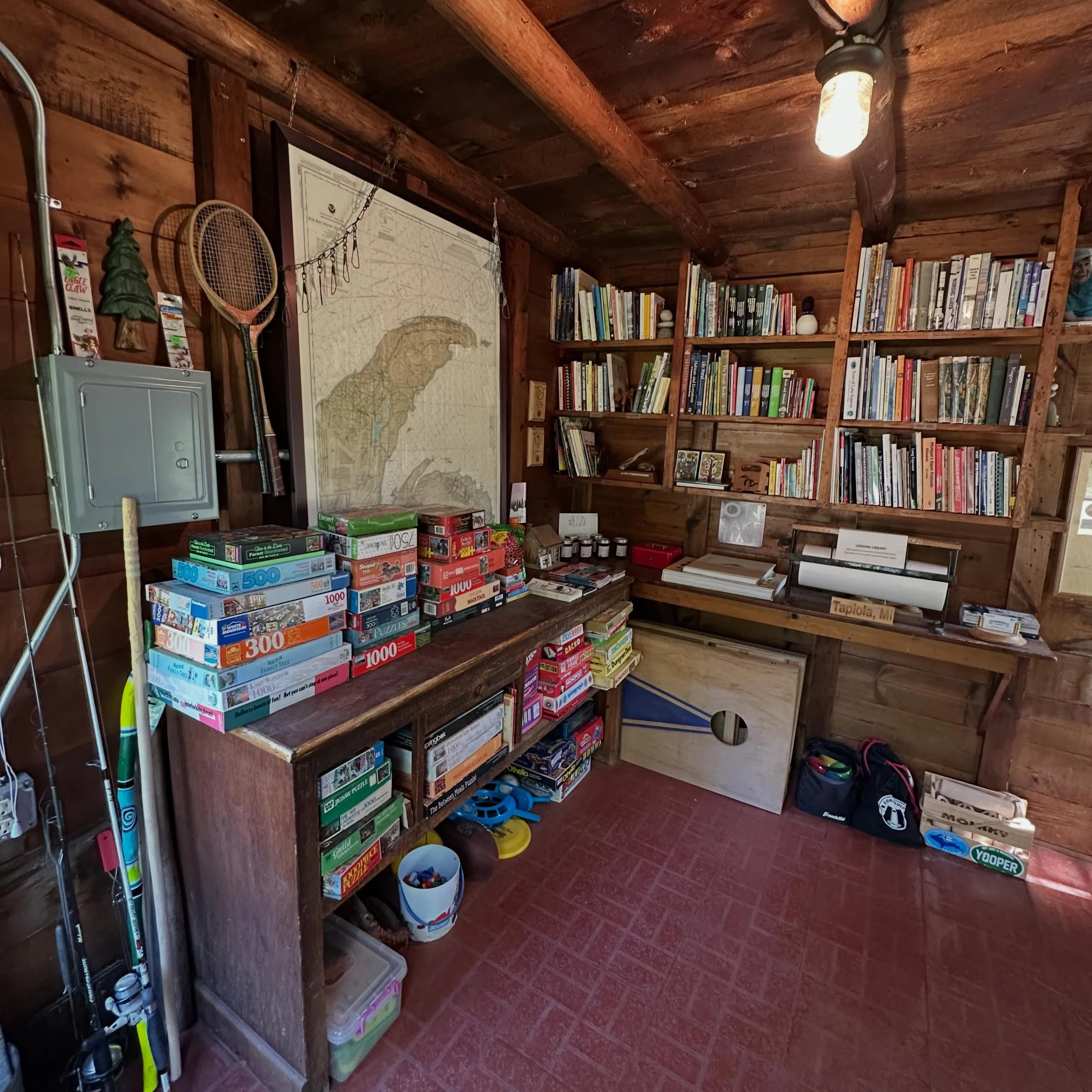 The Stand 💗 Many new books on the shelves plus baked goods, jams &amp; jellies to buy from Mother&rsquo;s Kitchen. manninenscabins.com #otterlakelife #manninenscabins