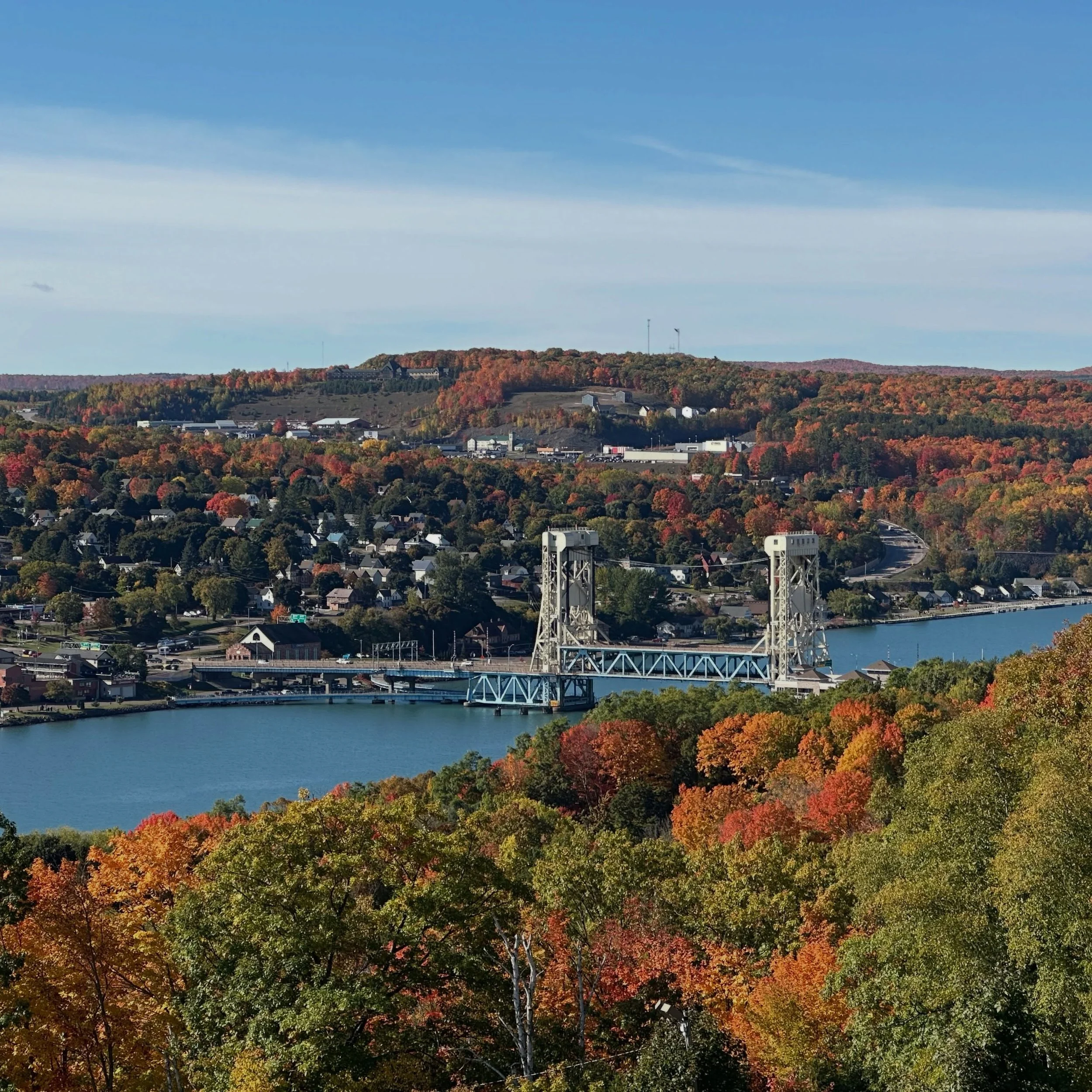 Colors are peaking! manninenscabins.com #fallcolorsinmichigan #otterlakelife #manninenscabins