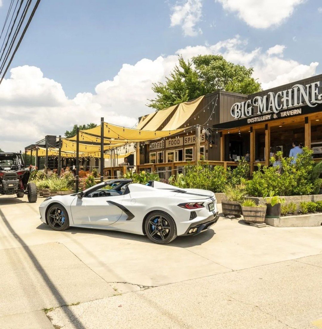 🏎️Vroom Vroom!

📸cred - @615.local

🏷️
#corvette #drinklocal #bigmachinetavern #brunch #spring