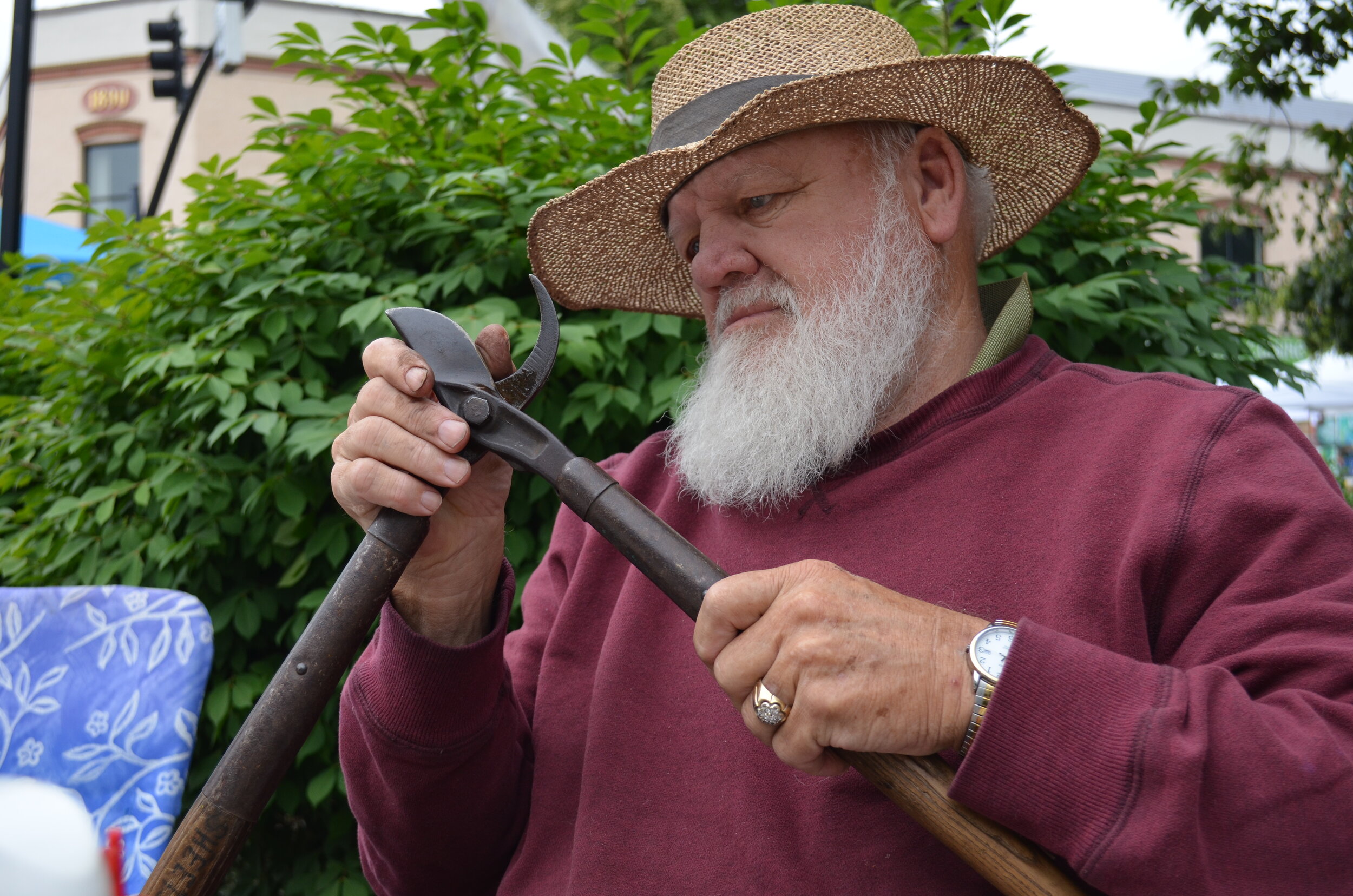 Tualatin Valley Garden Club_Tool Sharpening (1).JPG