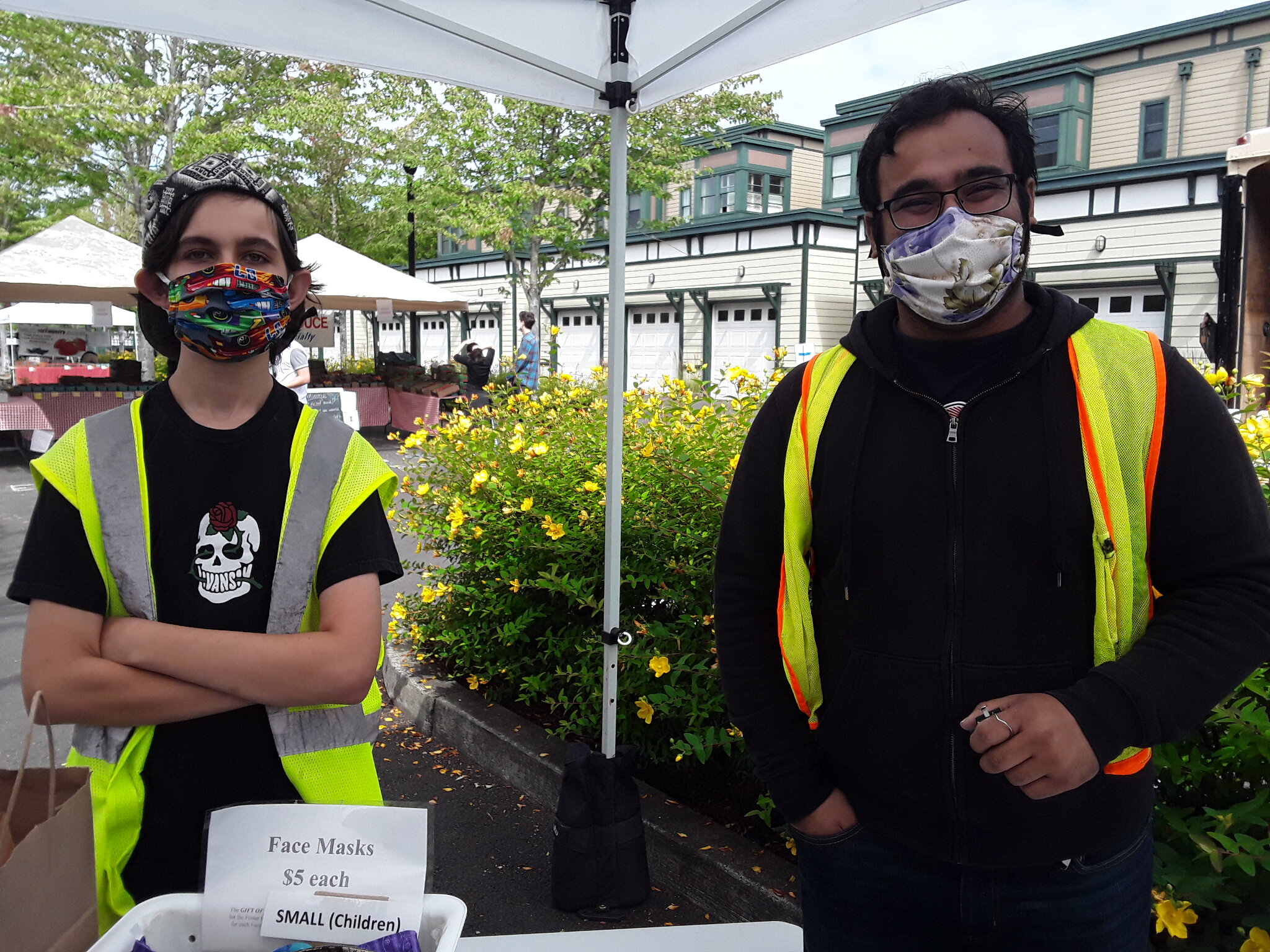 Volunteers, Orenco Station Sunday Market, entrance.jpg