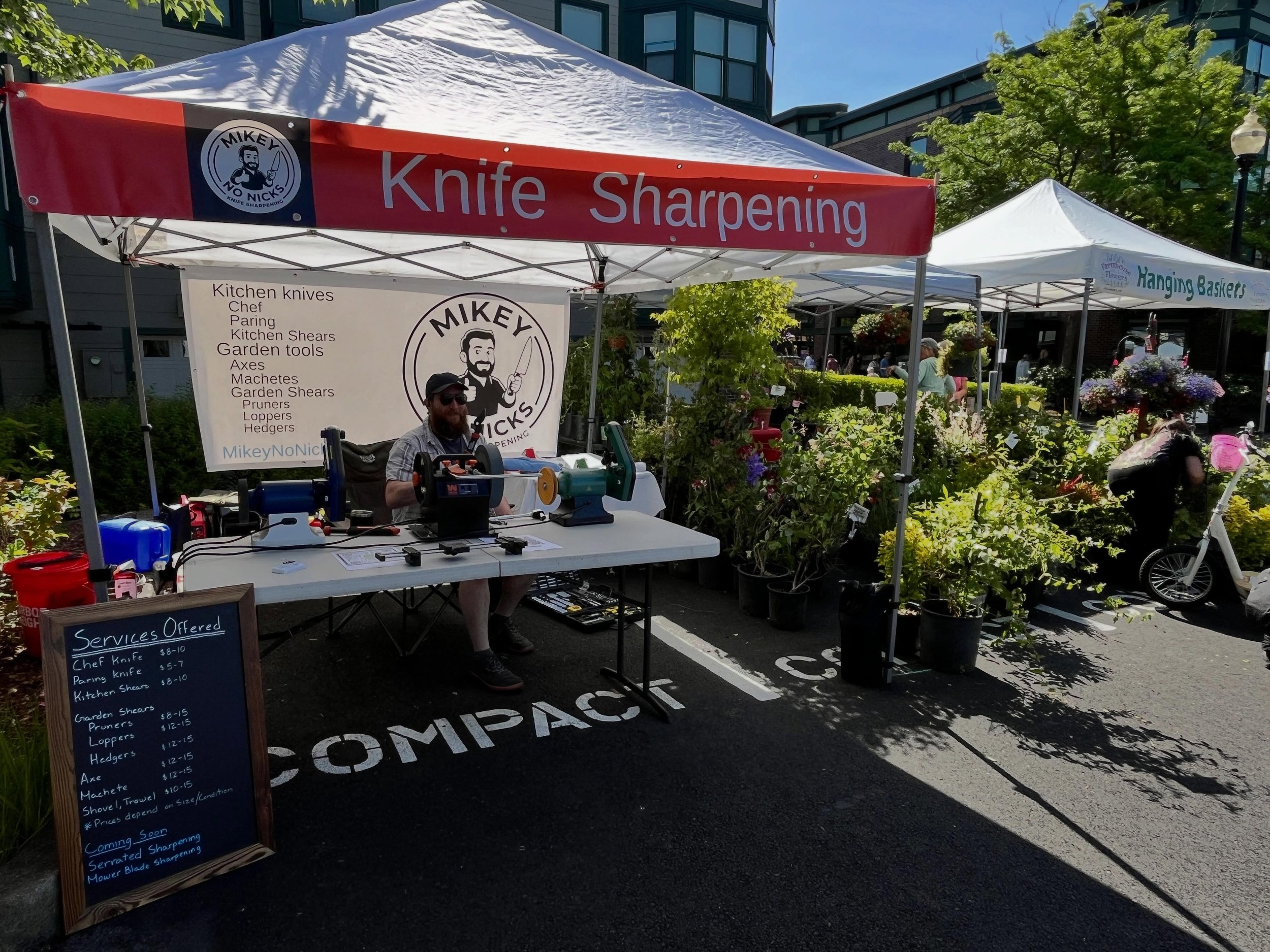 Did you know 💡 Mikey No Nicks sharpens way more than just kitchen knives?

Sharpen up your garden tools that have been sitting in the shed all winter!
🔪 🪏 🪓 ✂️ 

Orenco Station
Sundays
10am - 2pm