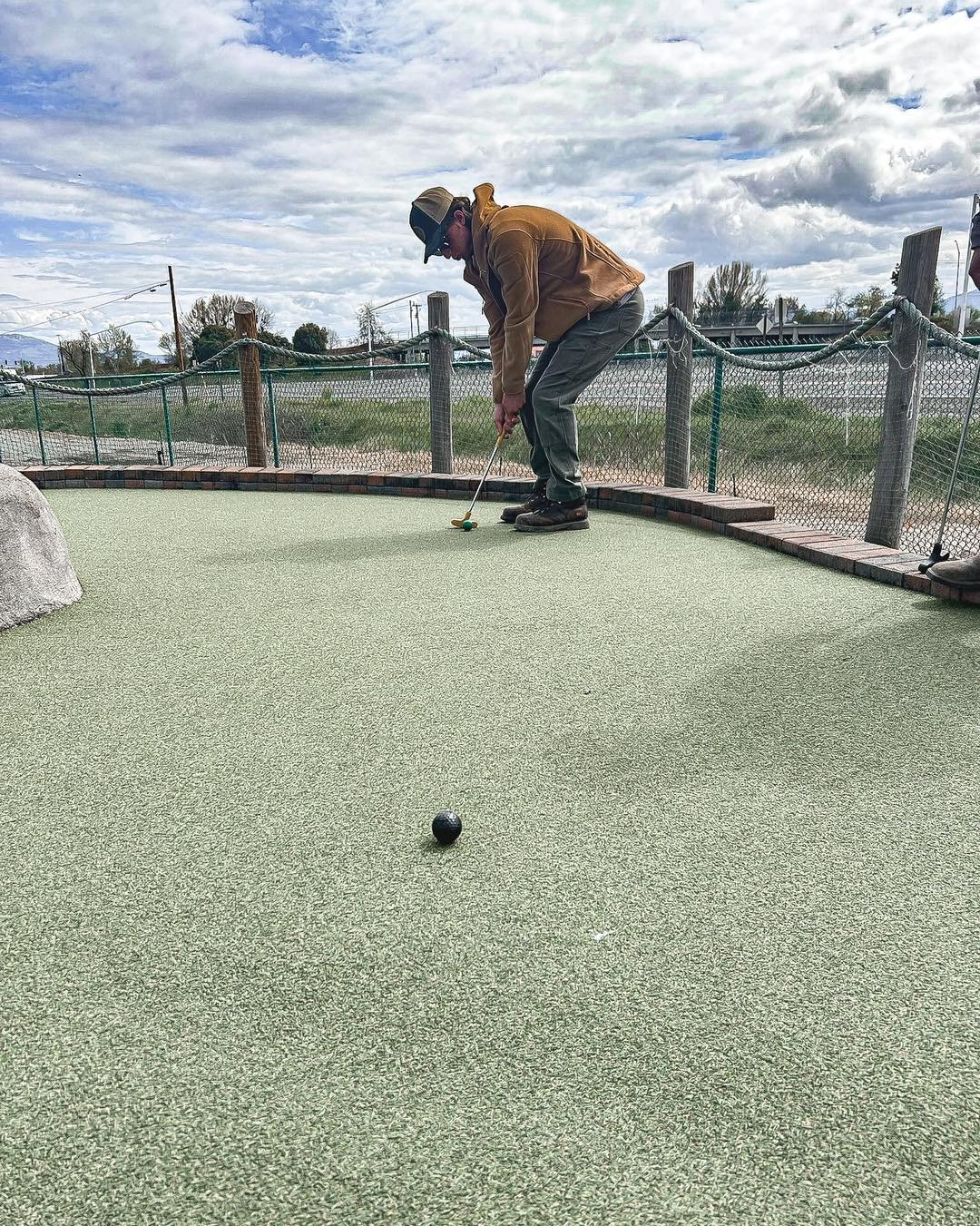 Happy Rec Saturday! What better way to enjoy the sunny weather than playing a round of mini golf- or a couple! ☀️⛳️ 

#liferestoration #workingranch #nonprofit #RocksideRanch