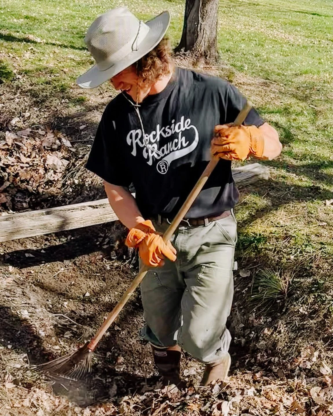 A day of serving, sweating, and working side by side 💪🏼🌾 The students spent time at Kidder Creek Camp clearing out an irrigation ditch! It&rsquo;s a blessing to lend a hand and grow through hard work together.

#liferestoration #workingranch #nonp