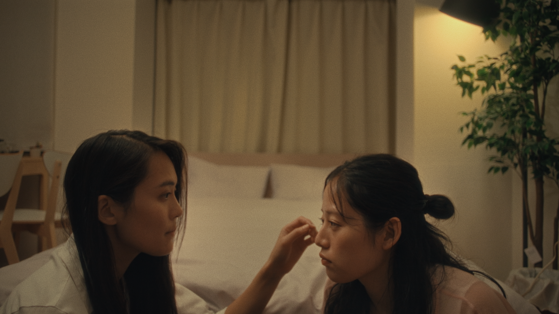 PEACH_CC_251210_422HQ_4K.mov.01_02_06_21.Still004.png