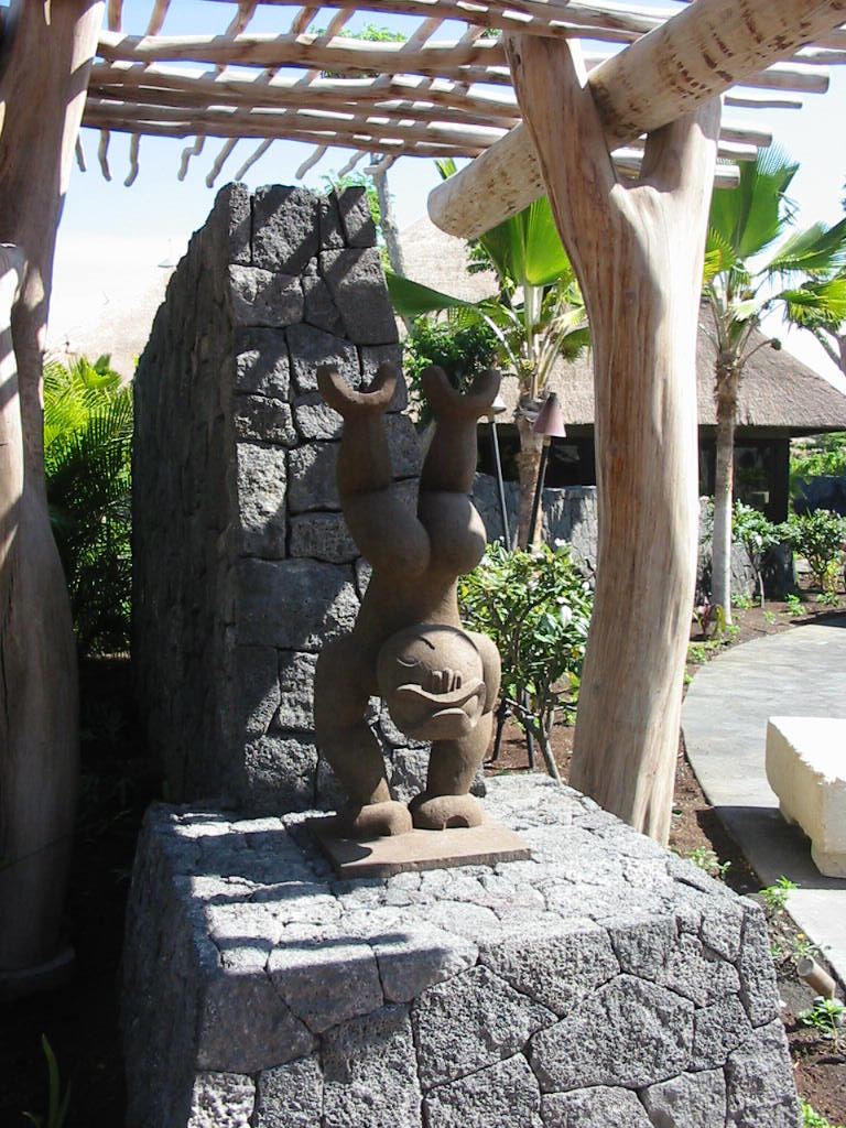 TRELLIS AT ENTRY