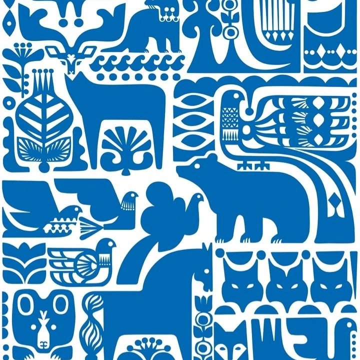 Time to do my favourite thing and share some lovely patterns on here. This especially glorious one is by printmaker and textile designer @sannaannukka and was created for @marimekko in 2008. It's called 'Kamtelwen kutsu' (the call of the kantele) and